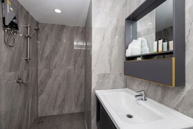 iCheck inn Darisa Patong