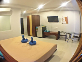i-Kroon Cafe & Hotel