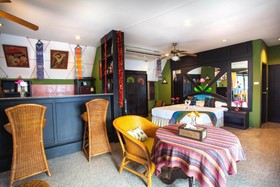 Kelly's Residency