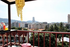 Kelly's Residency