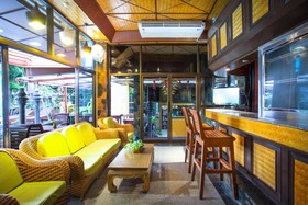 Kelly's Residency