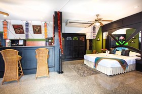 Kelly's Residency