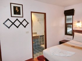 Marine Inn and Wanna House