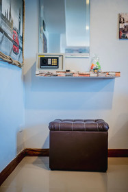 Menulis Coolly House Patong
