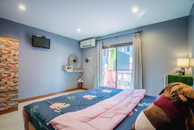 Menulis Coolly House Patong