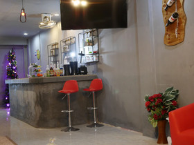 Menulis Coolly House Patong