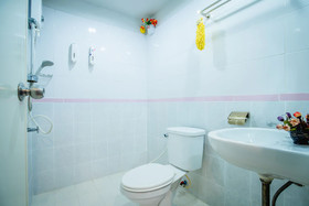 Menulis Coolly House Patong