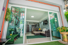 Menulis Coolly House Patong