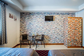 Menulis Coolly House Patong