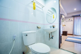 Menulis Coolly House Patong