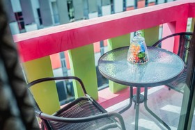 Menulis Coolly House Patong