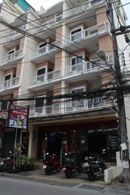 Ol'Masta Hotel & Lounge