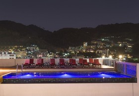 Paripas Patong Resort