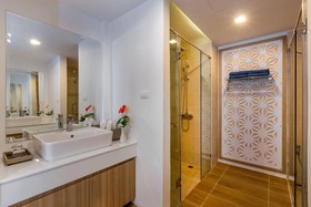 Patong Bay Hill Resort & Spa