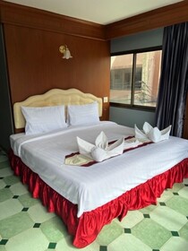 Patong Social Hotel & Restaurant