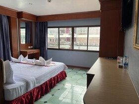 Patong Social Hotel & Restaurant