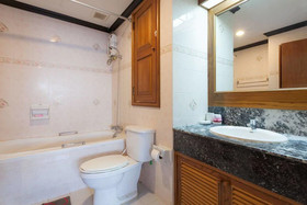 Patong Tower By United 21