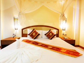 Phuket Resort Sai Rougn Residence