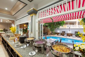 La Vintage Resort