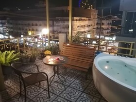 Qhkl Hotel