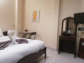 Qhkl Hotel
