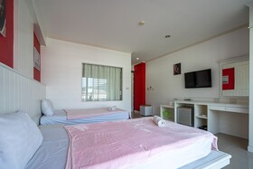 Santi White House Patong Hotel