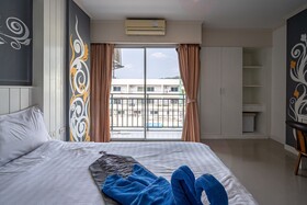 Santi White House Patong Hotel