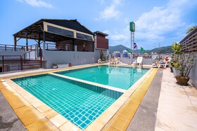 Santi White House Patong Hotel