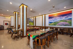 Santi White House Patong Hotel