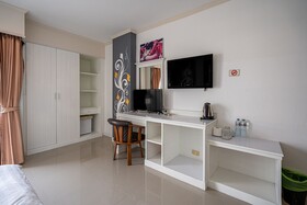 Santi White House Patong Hotel