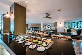 Sawaddi Patong Resort & Spa by Tolani