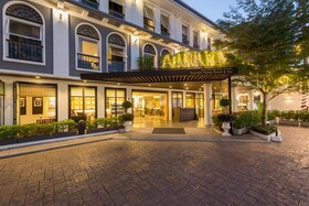 Sawaddi Patong Resort & Spa by Tolani