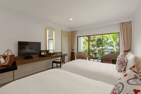 Sawaddi Patong Resort & Spa by Tolani