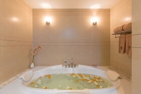 Sawaddi Patong Resort & Spa by Tolani