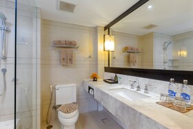 Sawaddi Patong Resort & Spa by Tolani
