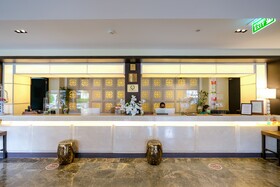 Sawaddi Patong Resort & Spa by Tolani