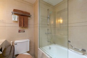 Sawaddi Patong Resort & Spa by Tolani
