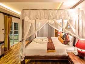 Tanawan Phuket Hotel