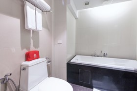 The Ashlee Heights Patong Hotel & Suites by ZEN Rooms