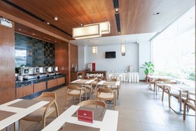 The Ashlee Heights Patong Hotel & Suites by ZEN Rooms