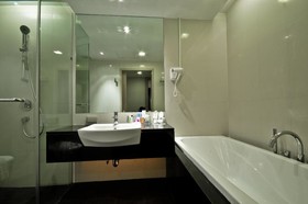 The ASHLEE Heights Patong Hotel & Suites
