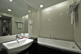 The ASHLEE Heights Patong Hotel & Suites