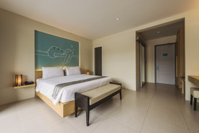 Tiras Patong Beach Hotel