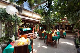 Tropica Bungalows