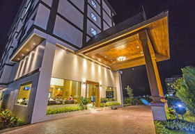 Airport Resort & Spa