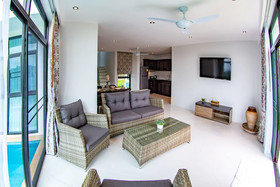 Baan Chom View Kamala
