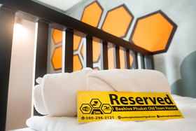 Beehive Phuket Old Town - Hostel