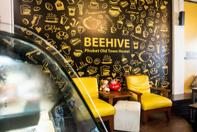 Beehive Phuket Old Town - Hostel
