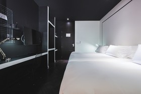 Blu Monkey Hub and Hotel