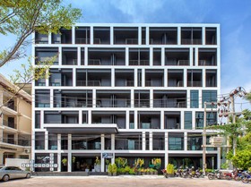 Blu Monkey Hub and Hotel